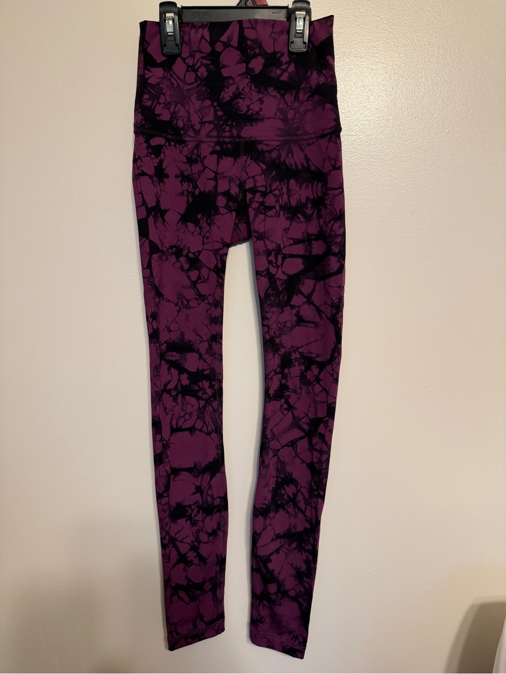Lululemon Wunder Under Pant Hi-Rise Shibori Darkest Magenta Black Size 2 EUC